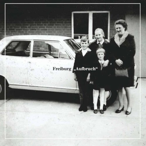 Freiburg - Aufbruch col.LP Pressing Info: 1st press (SOLD OUT): 100x clear magenta, 425x white 2nd press (SOLD OUT): 500x clear 3rd press (SOLD OUT): 500x clear blue 4nd press (SOLD OUT): 300x coke bottle green, 300x clear green w/ black haze 5th press (SOLD OUT): 500x magenta w/ black splatter 6th press (SOLD OUT): 500x white w/ black splatter
