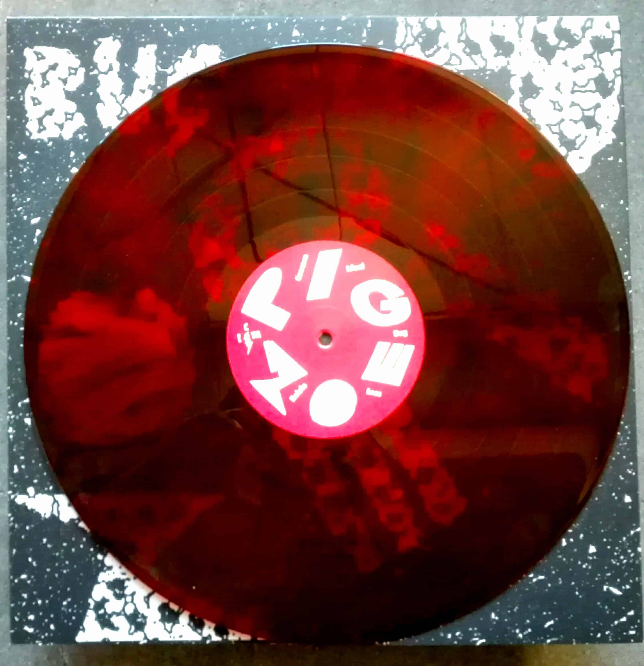 Pigeon - Bug 12" 180 Gramm Vinyl, 2 variants -> red (mailorder exclusive) & black