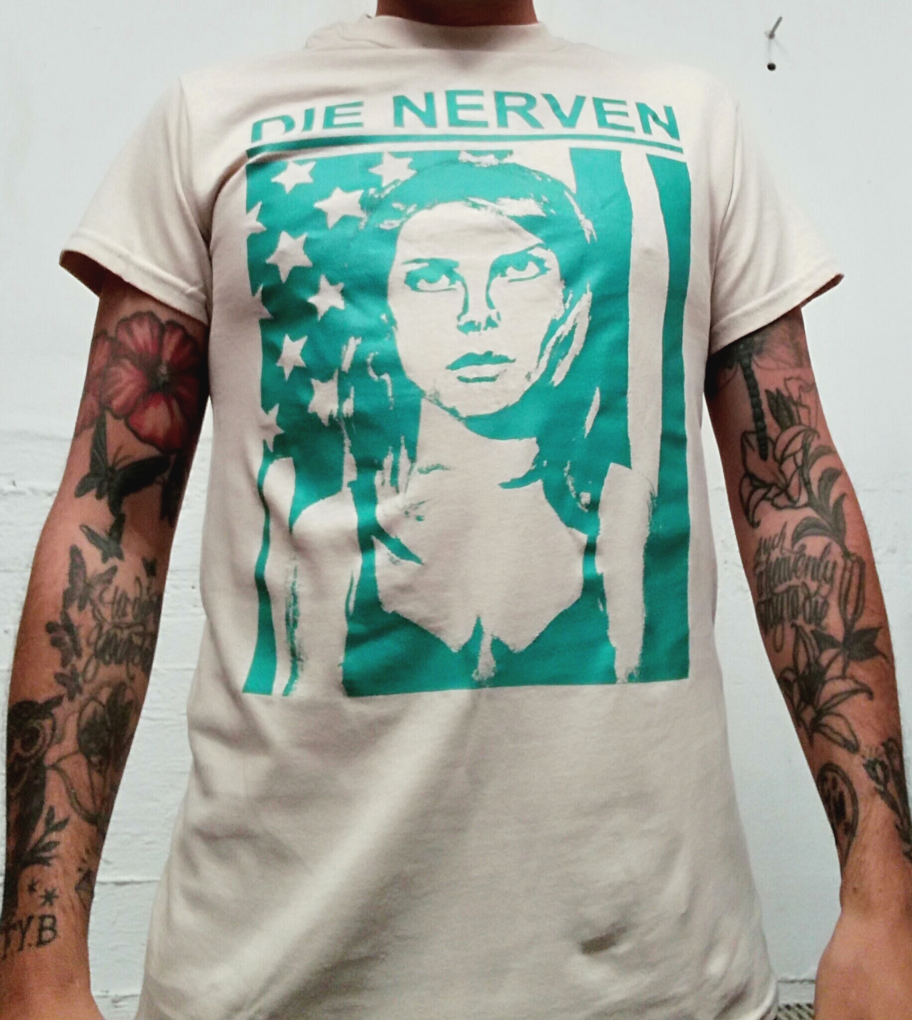 Die Nerven – Lana Shirt Der Klassiker wieder zurück in Stock! Das Die Nerven Lana Shirt
