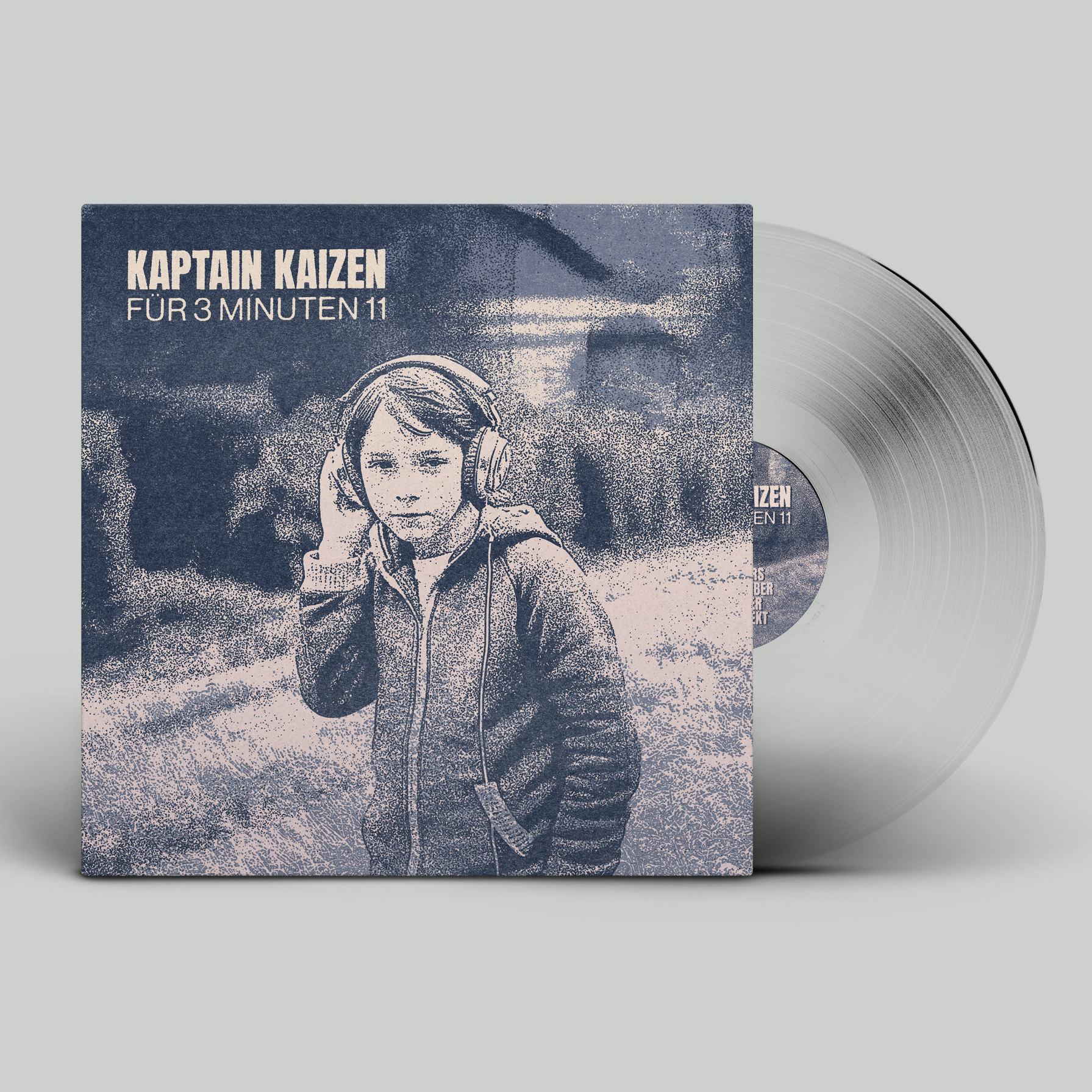 Kaptain Kaizen – 3 Minuten 11 col.LP Gestartet vor, beinahe gescheitert während und endlich fertiggestellt nach der Pandemie ist „Für 3 Minuten 11“ das dritte Album der Mannheimer Punkband Kaptain Kaizen. Als Hommage an die durchschnittliche Länge eines Pop-Songs steht der Titel sinnbildlich für die Frage nach dem Wozu des eigenen Schaffens, der Kunst des Abschaltens in der heutigen Zeit und dem unvergesslichen Genuss eines vergänglichen Moments.